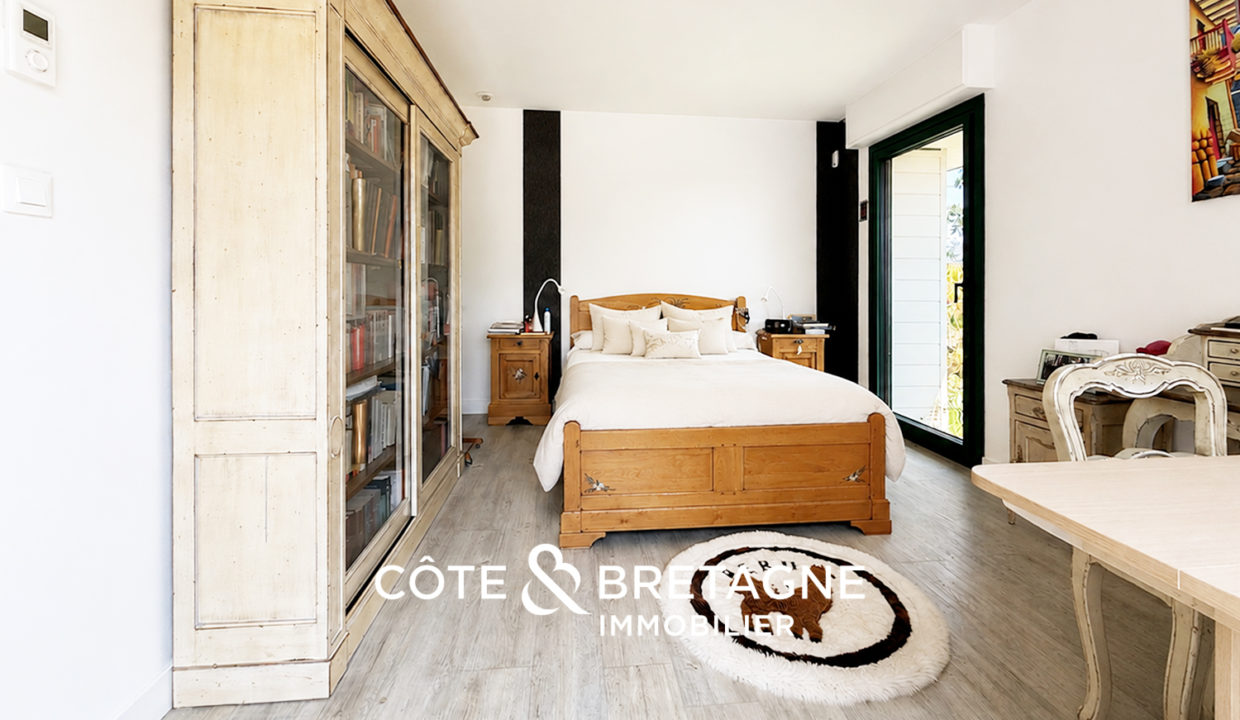 maison-caractere-vue-degagée-saint-brandan-lignes-contemporaine-01