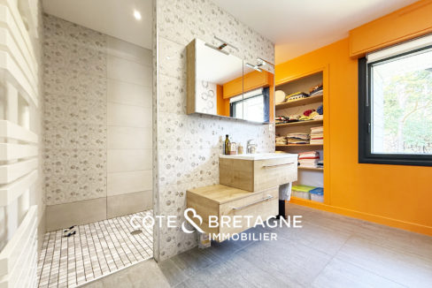 maison-caractere-vue-degagée-saint-brandan-lignes-contemporaine-01.jpg