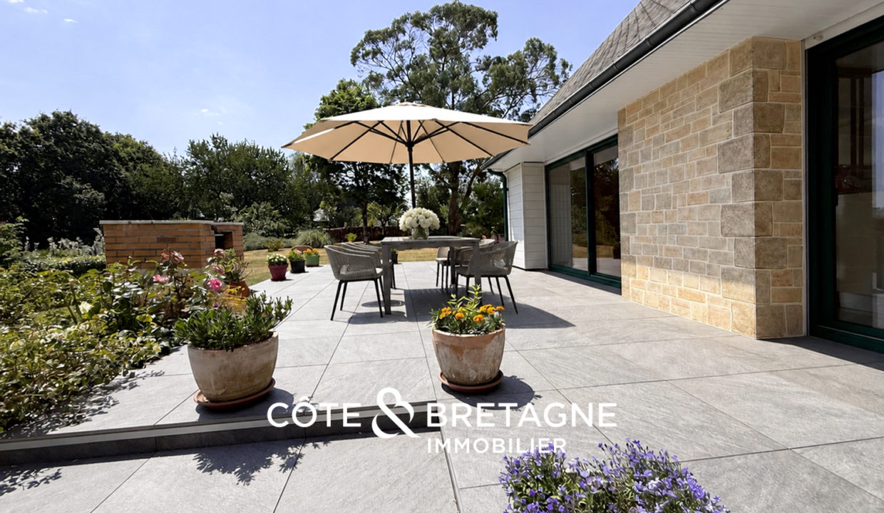 maison-caractere-vue-degagée-saint-brandan-lignes-contemporaine-03