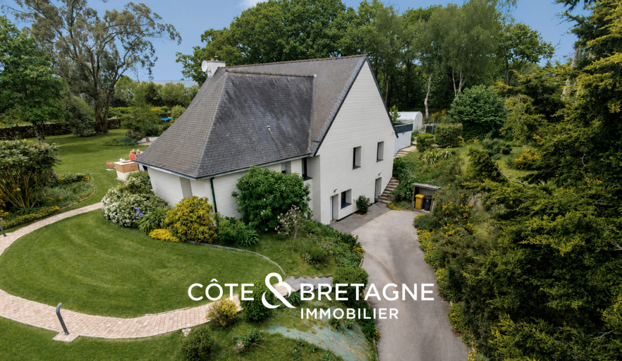 maison-caractere-vue-degagée-saint-brandan-lignes-contemporaine-06