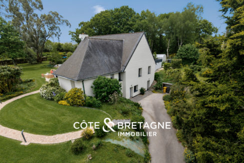 maison-caractere-vue-degagée-saint-brandan-lignes-contemporaine-06