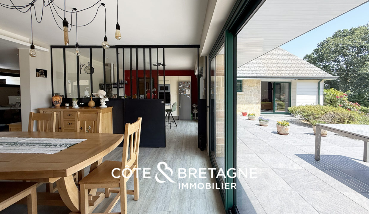maison-caractere-vue-degagée-saint-brandan-lignes-contemporaine-10