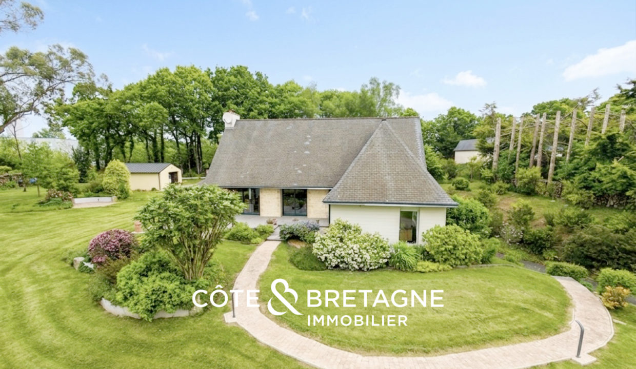 maison-caractere-vue-degagée-saint-brandan-lignes-contemporaine-11