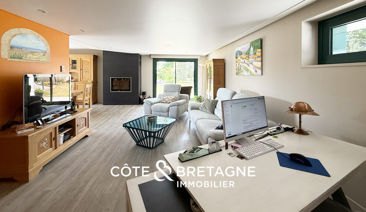 maison-caractere-vue-degagée-saint-brandan-lignes-contemporaine-12