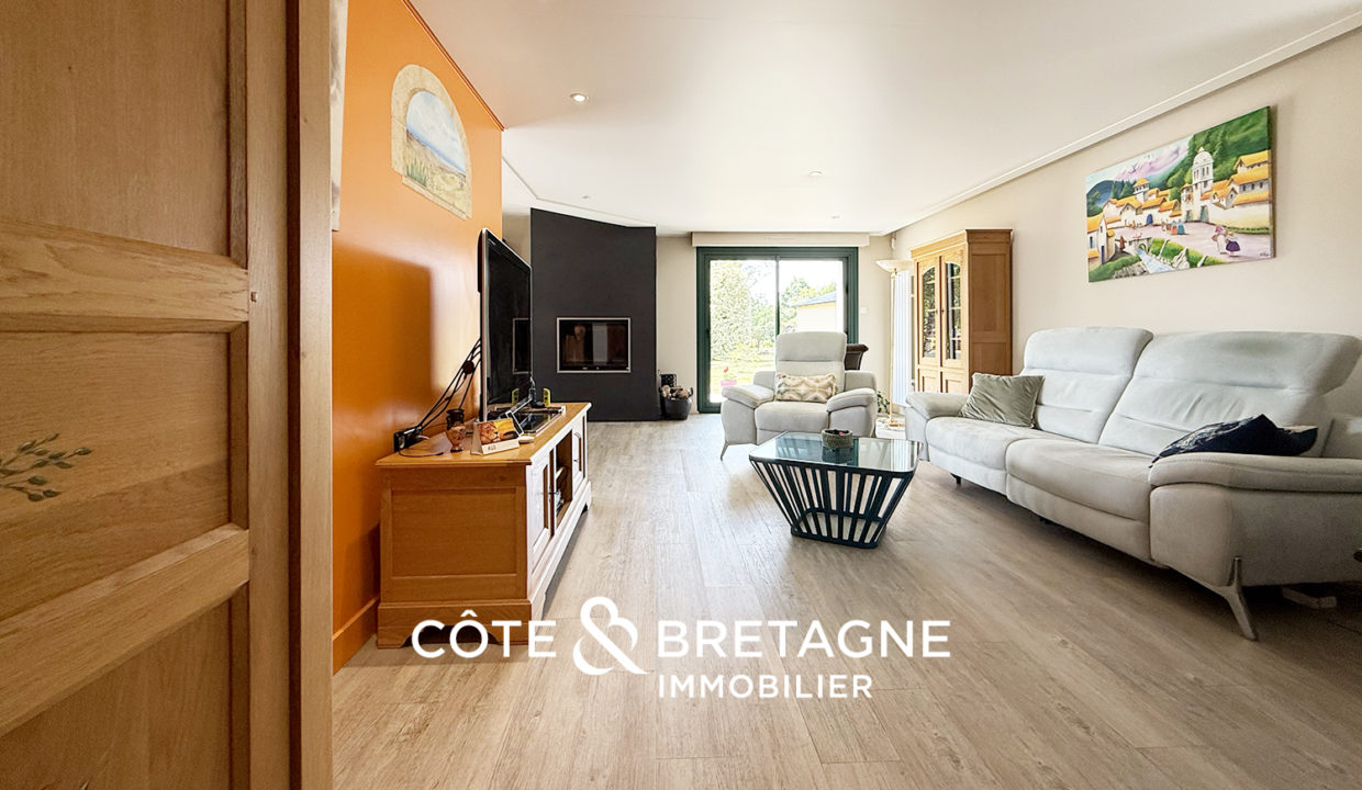 maison-caractere-vue-degagée-saint-brandan-lignes-contemporaine-13