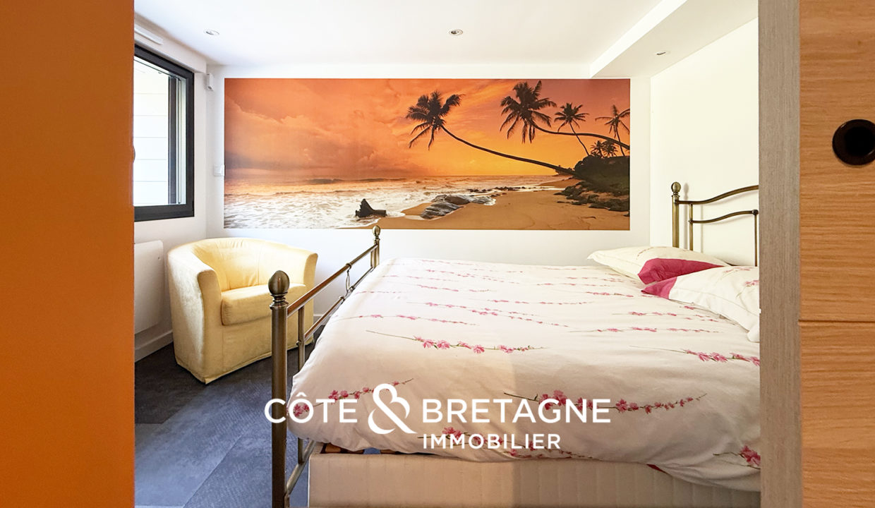 maison-caractere-vue-degagée-saint-brandan-lignes-contemporaine-19