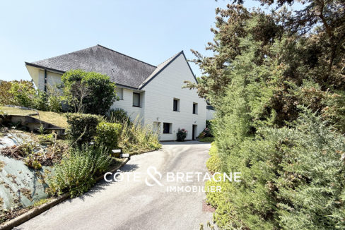 maison-caractere-vue-degagée-saint-brandan-lignes-contemporaine-21
