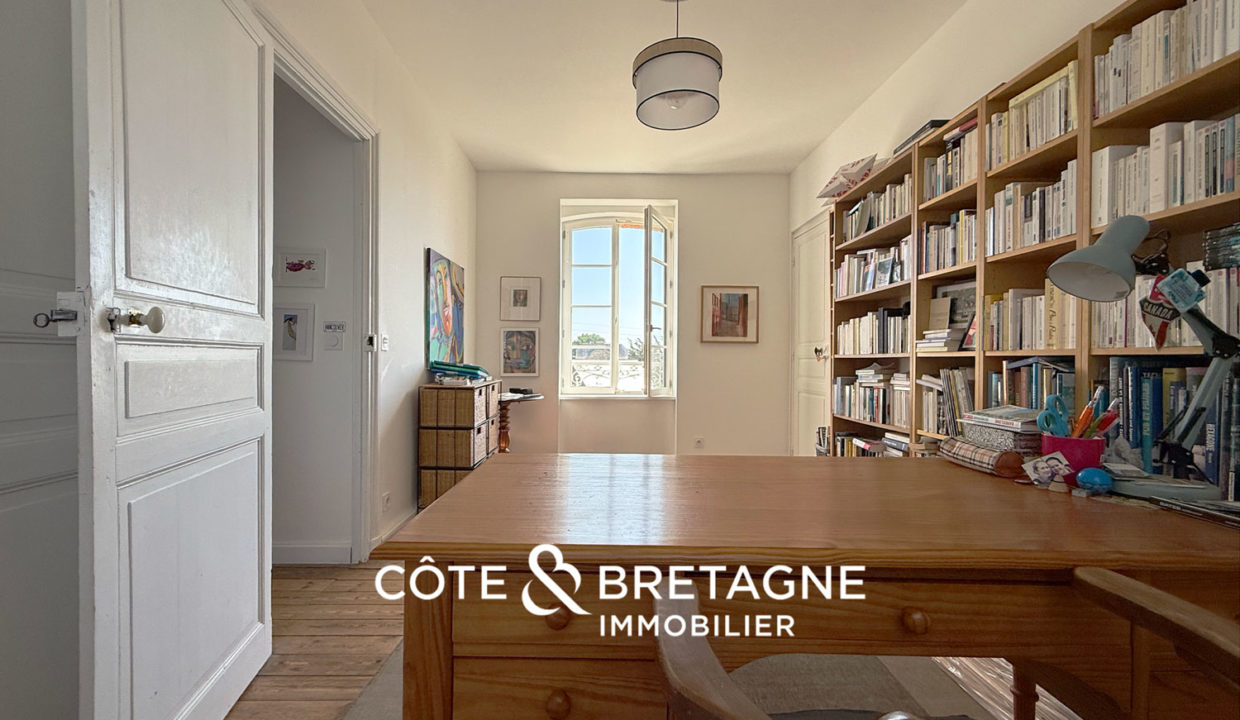 propriete-renovee-maison-de-caractere-vue-mer-16