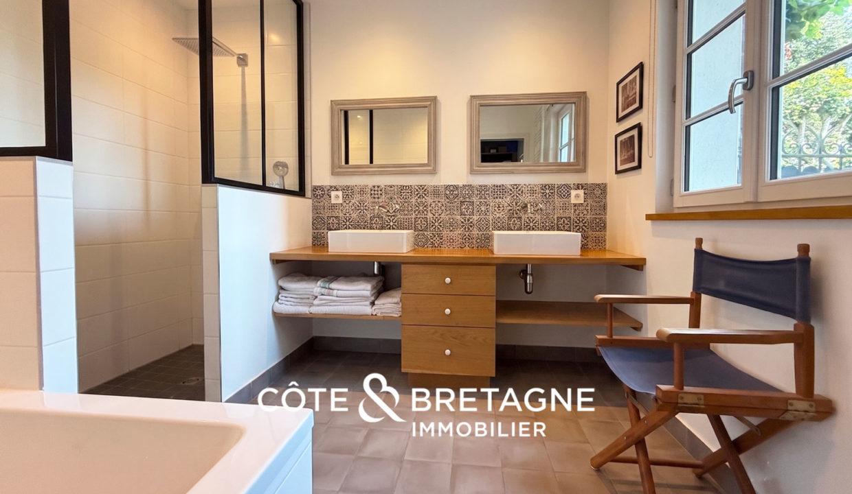 propriete-renovee-maison-de-caractere-vue-mer-29