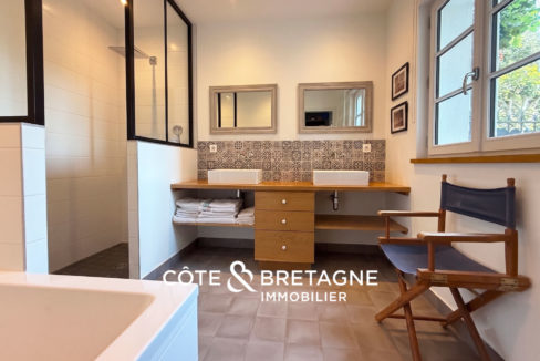 propriete-renovee-maison-de-caractere-vue-mer-29