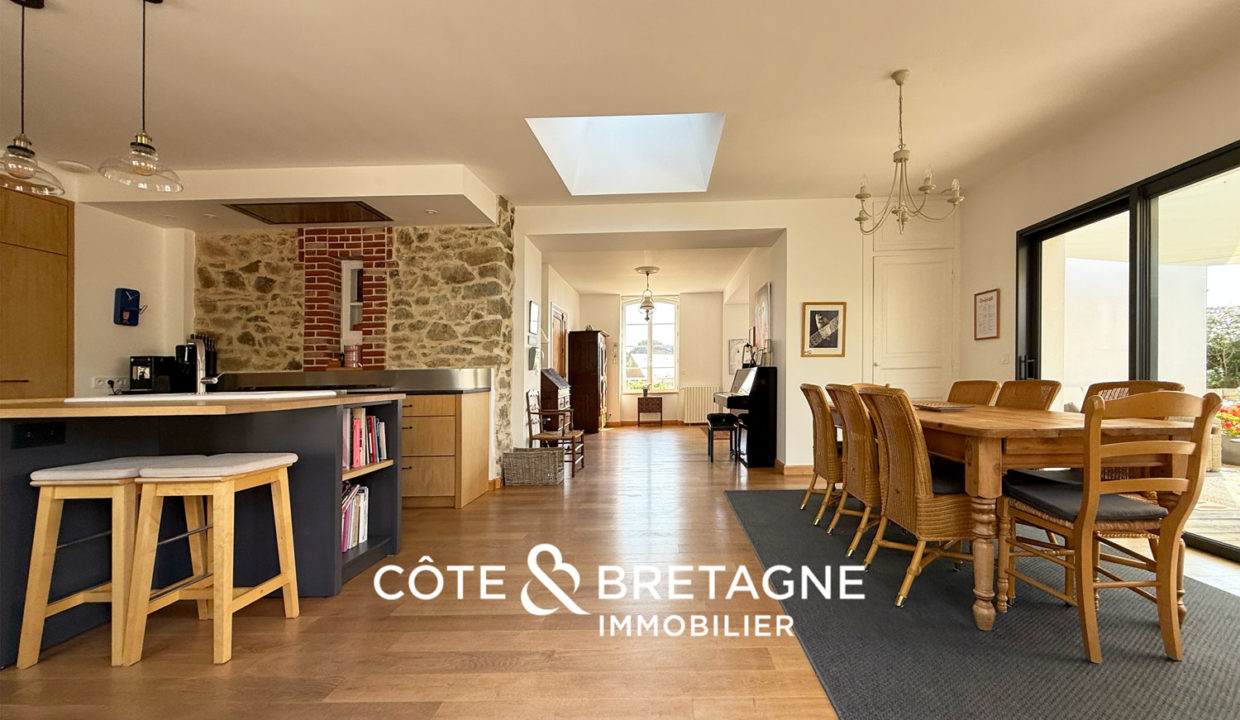 propriete-renovee-maison-de-caractere-vue-mer-33