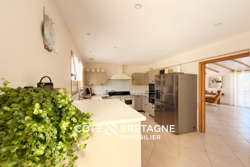 Maison avec piscine Ambon Morbihan cuisine
