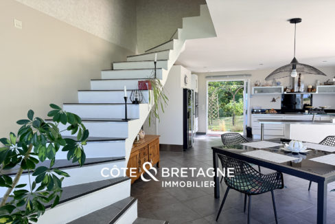 maison-architecte-vue-mer-tredrez-locquemeau-escalier-2