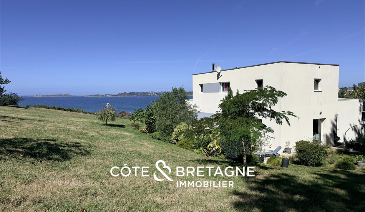 maison-architecte-vue-mer-tredrez-locquemeau-facade