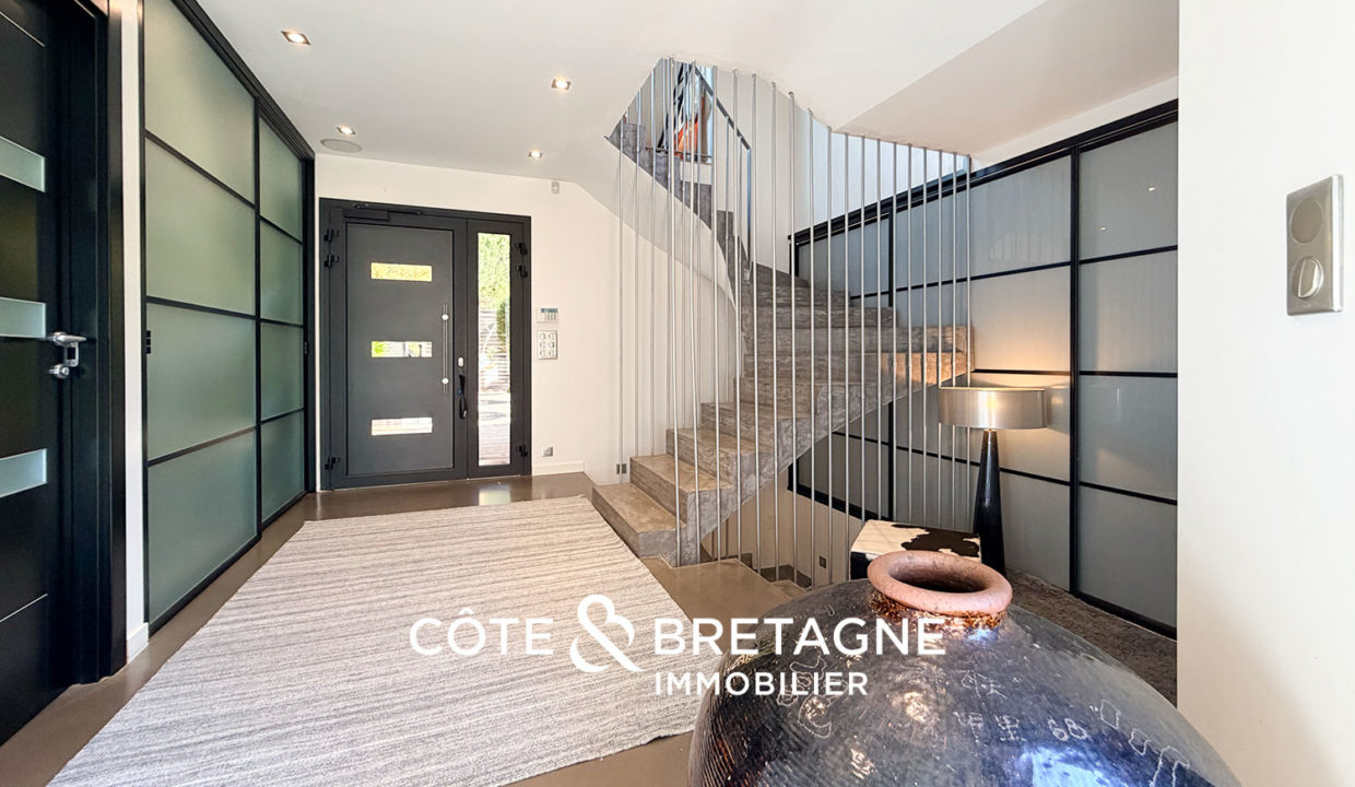 maison-propriete-a-vendre-saint-brieuc-bretagne-cotes-d'armor-entree-2