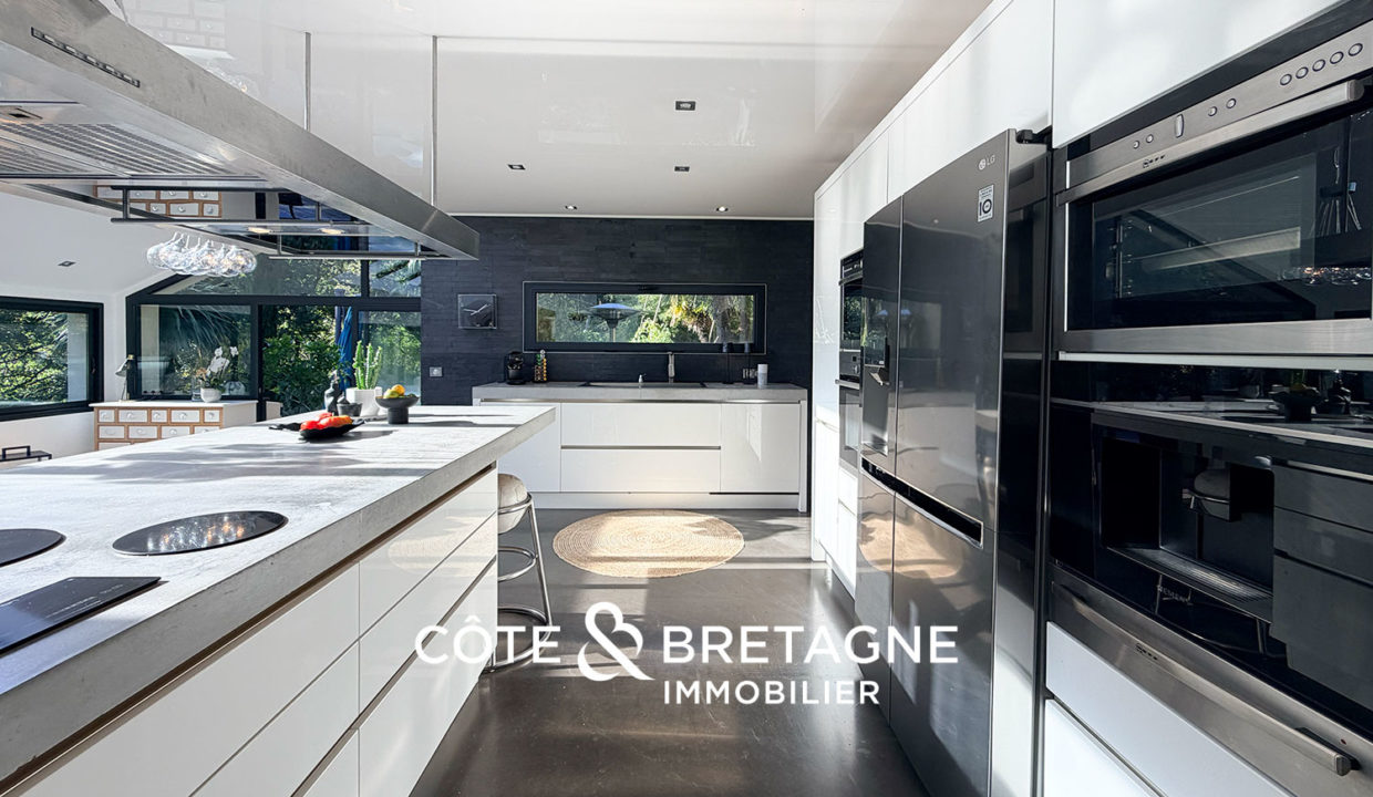 maison-propriete-a-vendre-saint-brieuc-bretagne-cotes-d'armor-piscine-cuisine