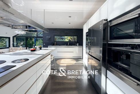 maison-propriete-a-vendre-saint-brieuc-bretagne-cotes-d'armor-piscine-cuisine