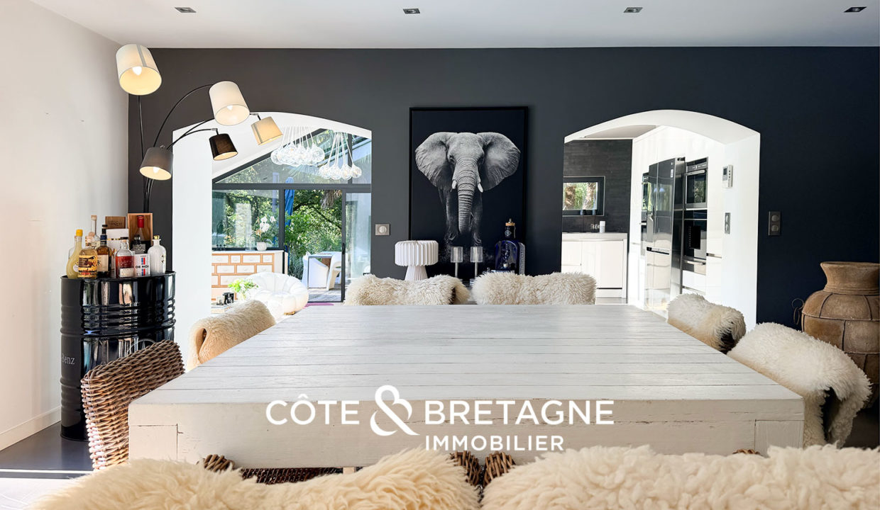 maison-propriete-a-vendre-saint-brieuc-bretagne-cotes-d'armor-table-salle-a-manger